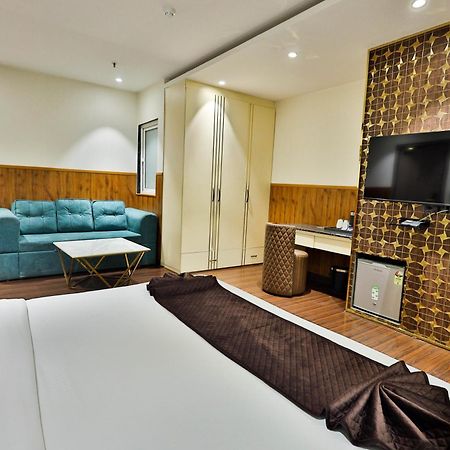Clay Inn Hotels, Paschim Vihar Delhi  Extérieur photo