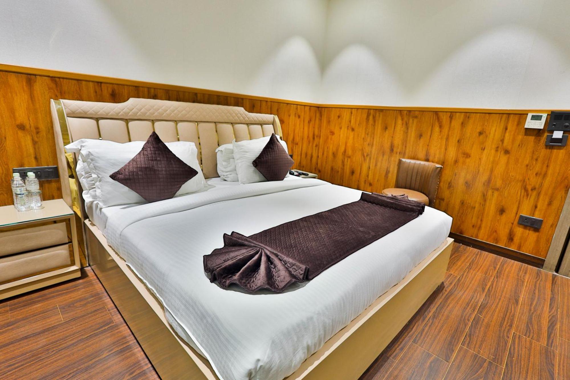 Clay Inn Hotels, Paschim Vihar Delhi  Extérieur photo