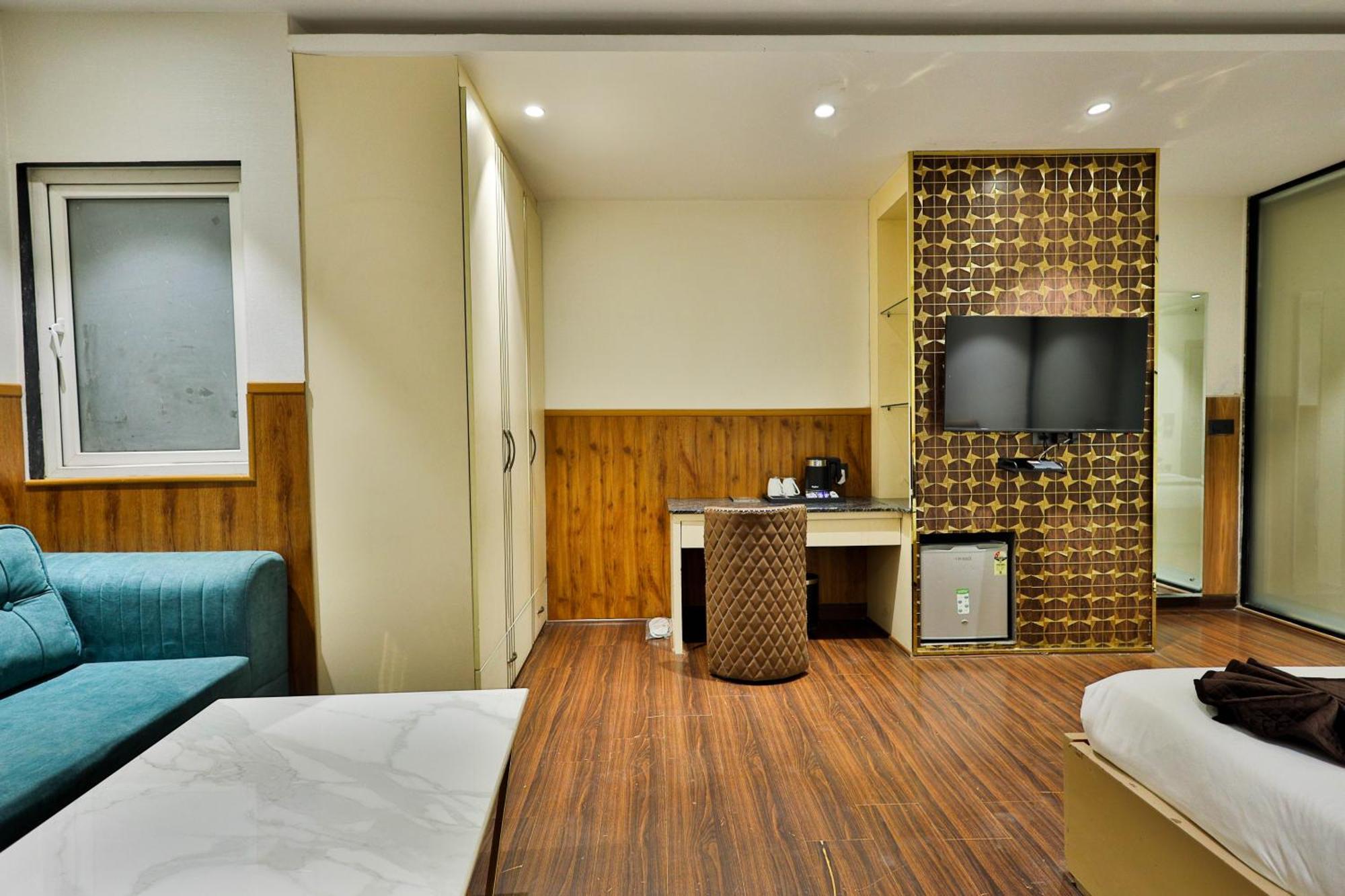 Clay Inn Hotels, Paschim Vihar Delhi  Extérieur photo