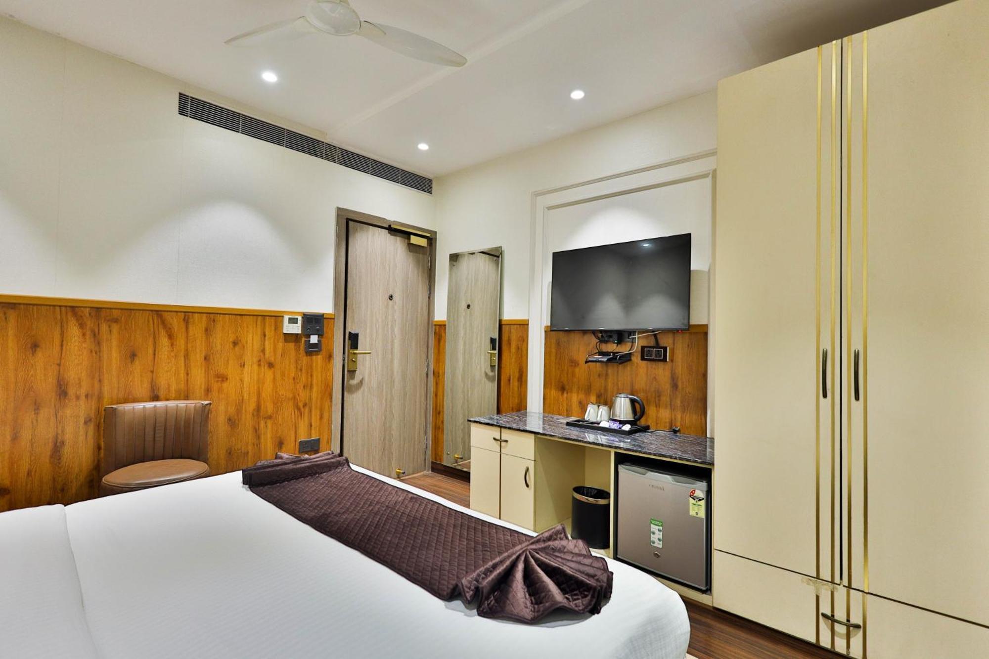 Clay Inn Hotels, Paschim Vihar Delhi  Extérieur photo