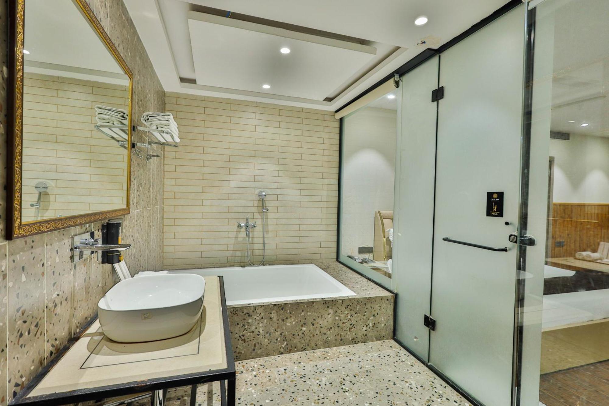 Clay Inn Hotels, Paschim Vihar Delhi  Extérieur photo