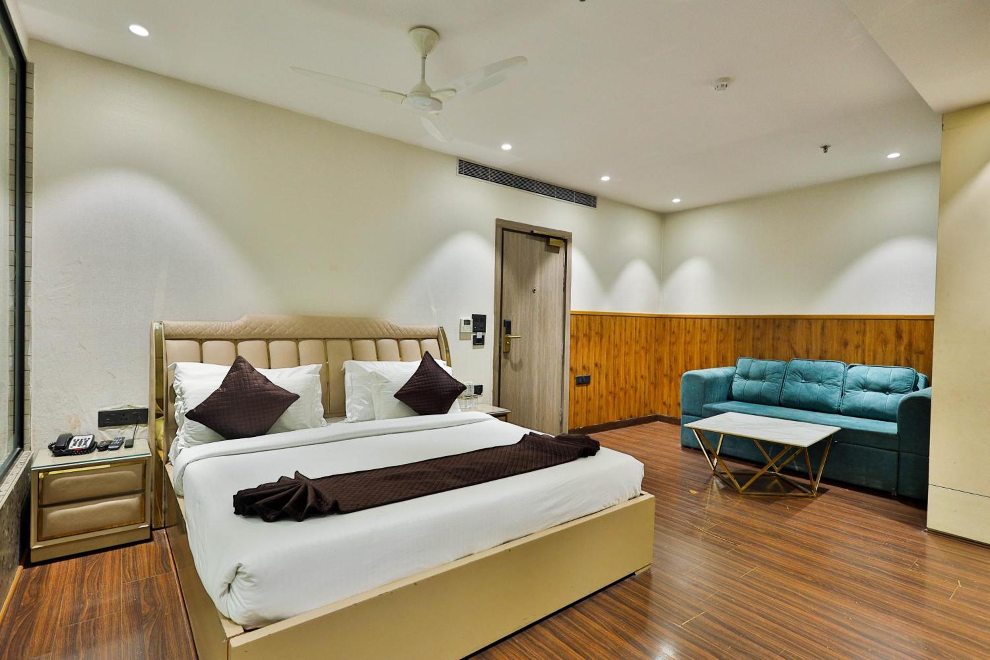 Clay Inn Hotels, Paschim Vihar Delhi  Extérieur photo